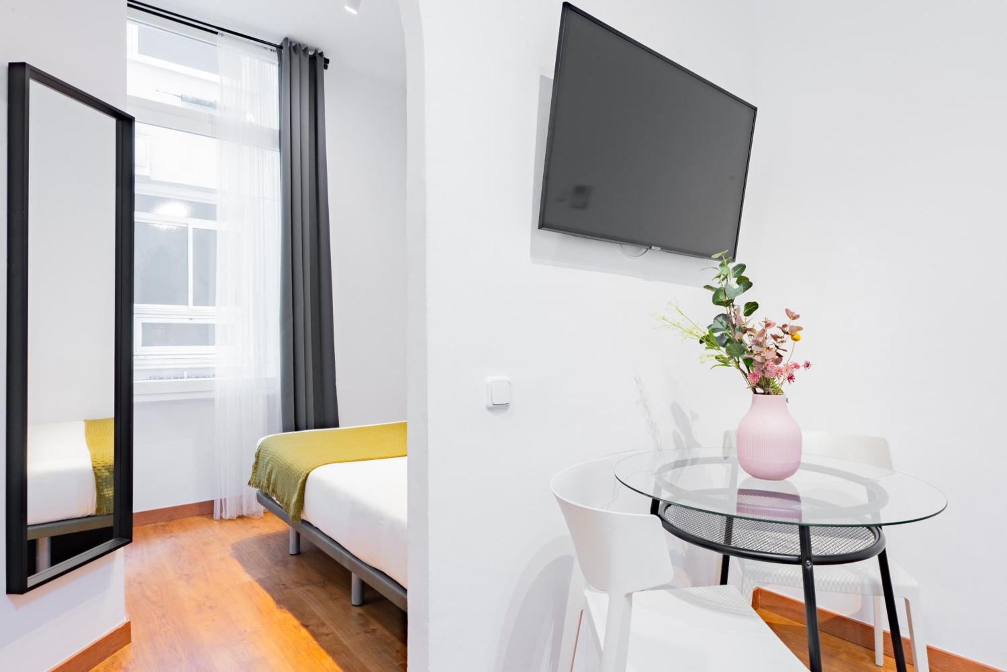 Smartr Madrid Gran Via 47 Aparthotel Exterior photo